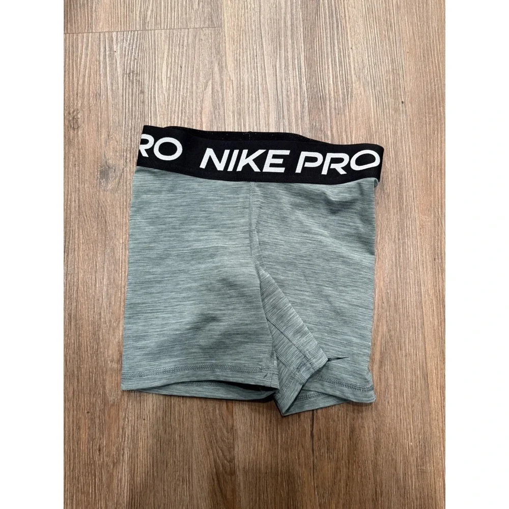 Nike Pro Dri-FIT Womens Small Heather Gray Athletic Compression Shorts 4 Inch